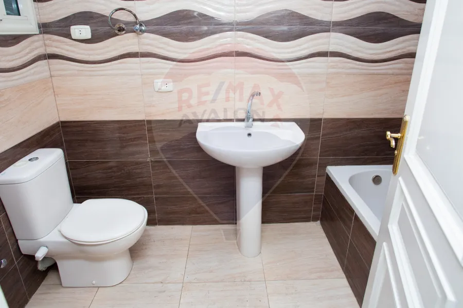 شقة مرخصة للبيع 220م سابا باشا (أمام قصر المرغني)