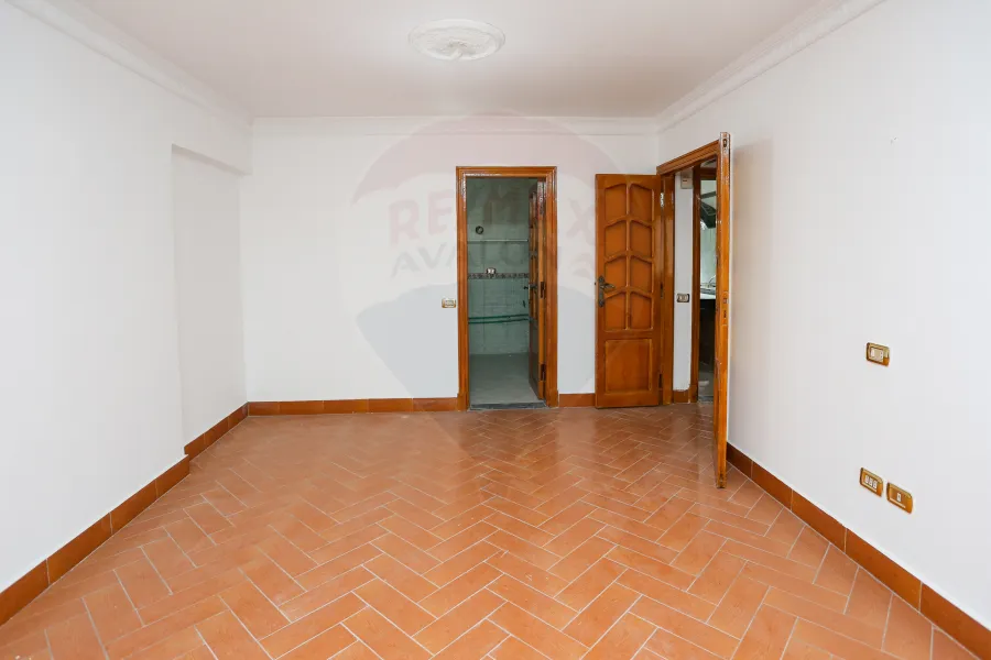 شقة للايجار 100 م صافي سموحة (طريق 14 مايو - ابراج السرايا)