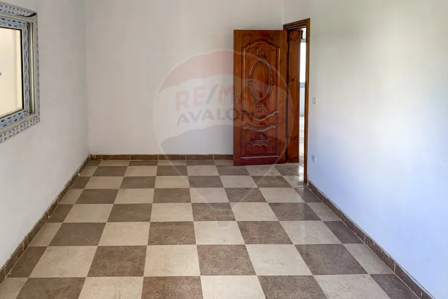 Villa for sale 675 m King Mariout ( main Kafoury road - Loaa Shebl Abdel-Gawad st. )