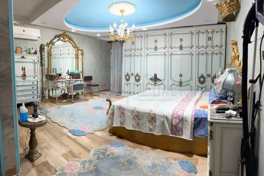 شقة للبيع 218 م محطة الرمل (ش فؤاد مباشرة)