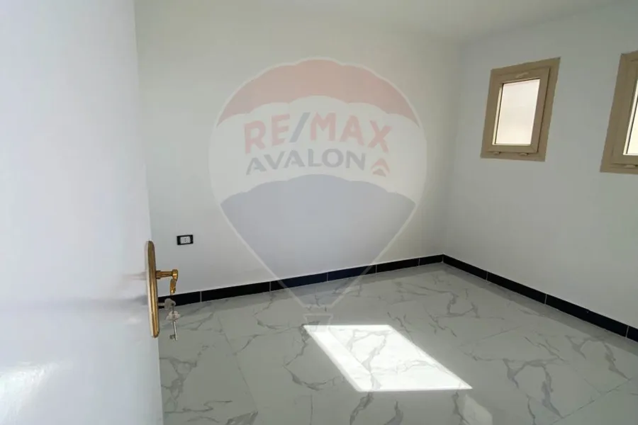 فيلا ستاند الون للبيع (بيرلا مارينا) 250 م