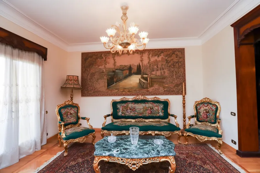 شقة مرخصة ومسجلة شهر عقاري للبيع 254م لوران