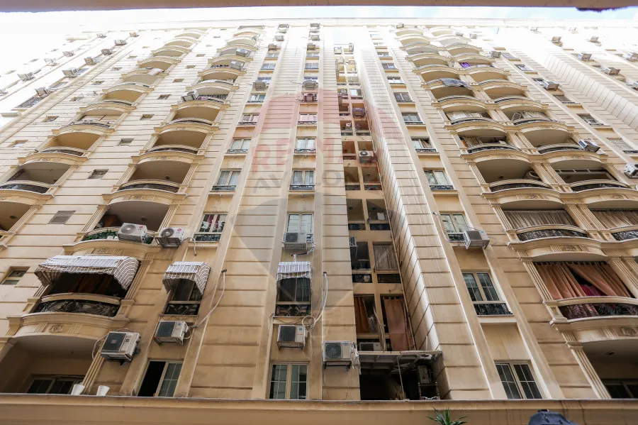 شقة للبيع 150 م سموحة (شارع ألبرت الاول - كومبوند البارون )