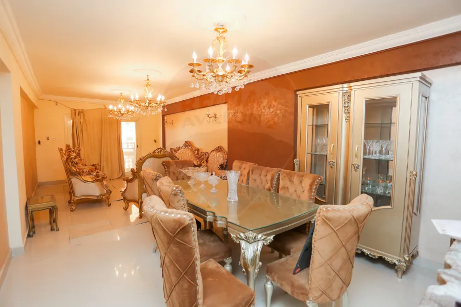 شقة للبيع 150 م سموحة ( ش زكى رجب ) خطوات من فوزى معاذ