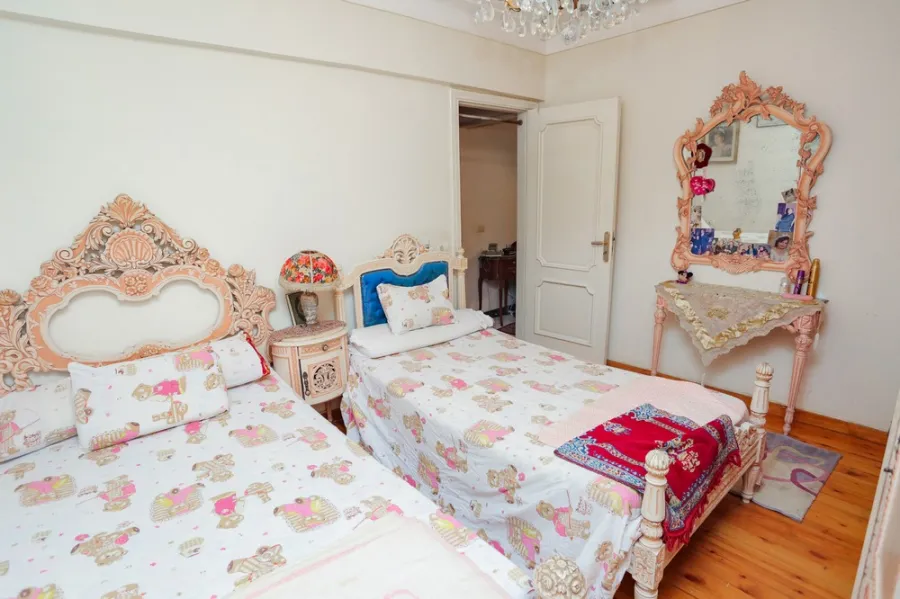 Apartment For Sale 175m El-Saraya (El-Giesh Road)