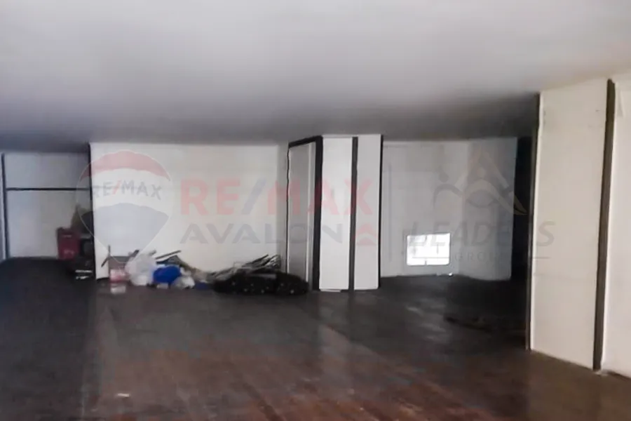 Shop for rent 175 m Roushdy (second number from the tram)