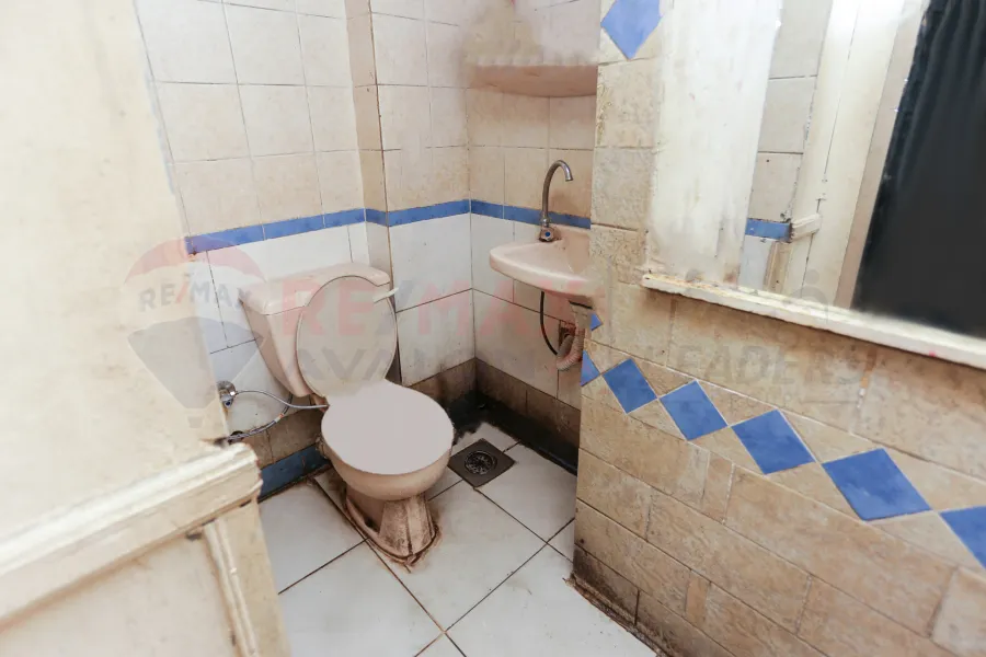 Cafe for sale 161 m Bolkley (steps from Judges Club)