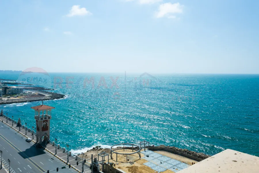 شقة للبيع 210 م ستانلي (علي البحر مباشرة)