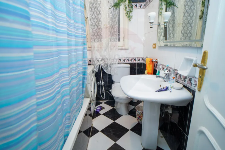 شقة للبيع 170 م لوران (ش عبد السلام عارف)