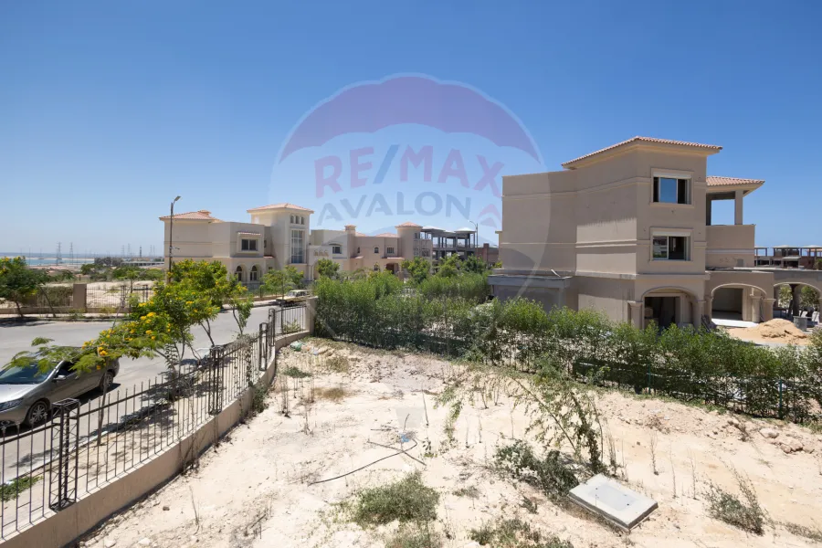 فيلا للبيع 1,016 م الكينج (اليكس ويست - مرحلة سانت كاترين V1)