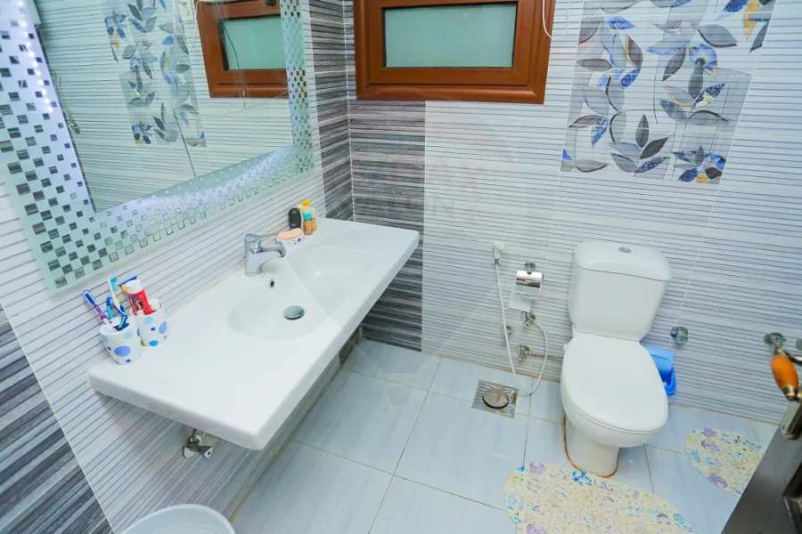 شقة للبيع 140 م سيدى جابر ( متفرع من ش المشير)