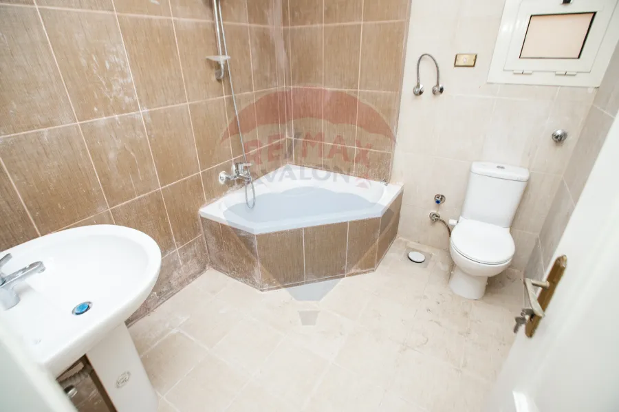 Apartment for rent 235 m Stanly (Directly on the sea )