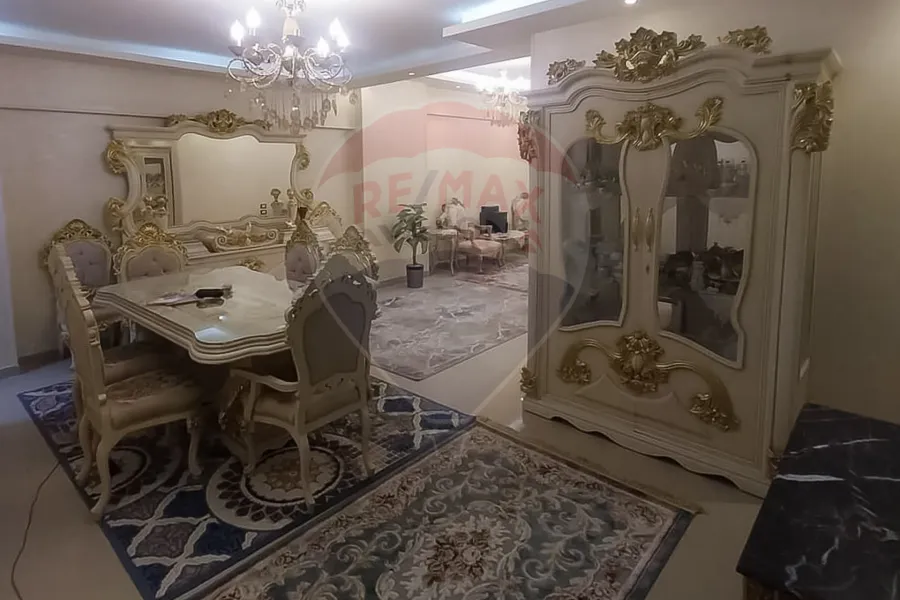 شقة للبيع 210 م ميامي (شارع العيسوي)