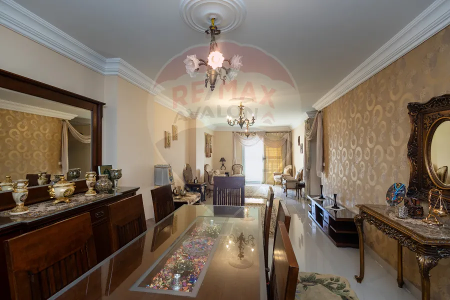 شقة للبيع 150 م ثروت (ش عبد الحميد الديب)