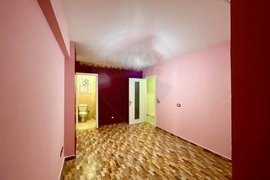 شقة للايجار 120 م  صافى ثروت (ش عبد الحميد الديب)