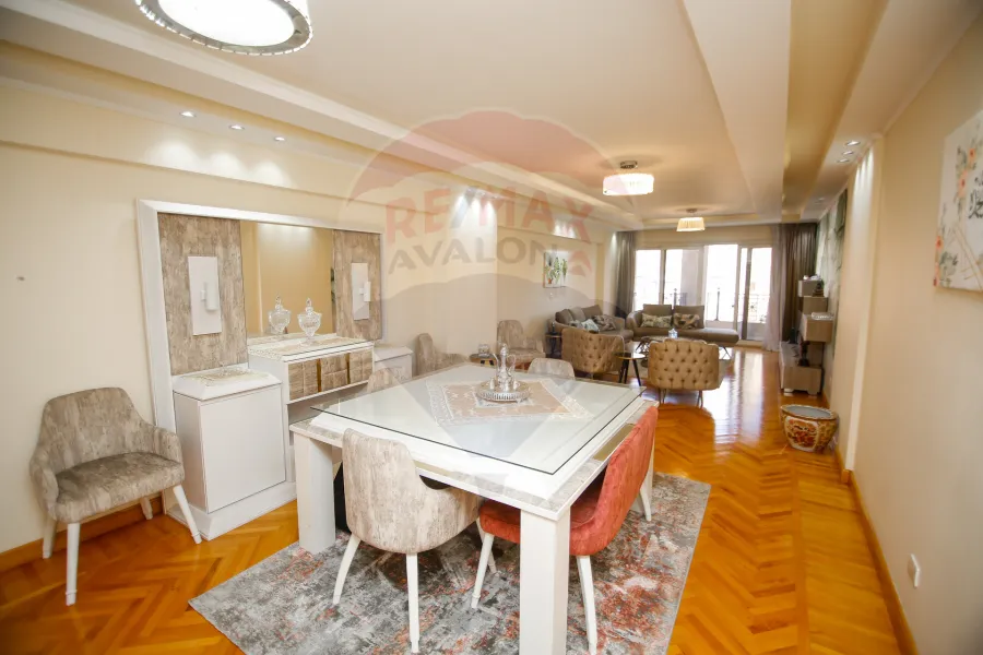 Apartment for sale 204 m Al Azarita (Chompolion St.)