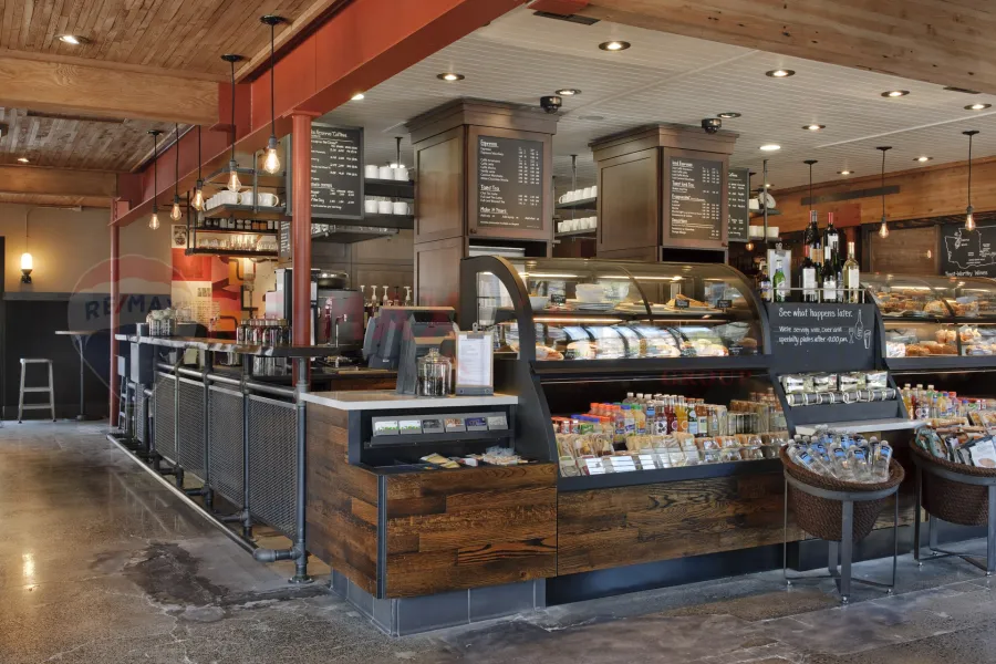 Shop for sale 30 m San Stefano (inside San Stefano Mall)