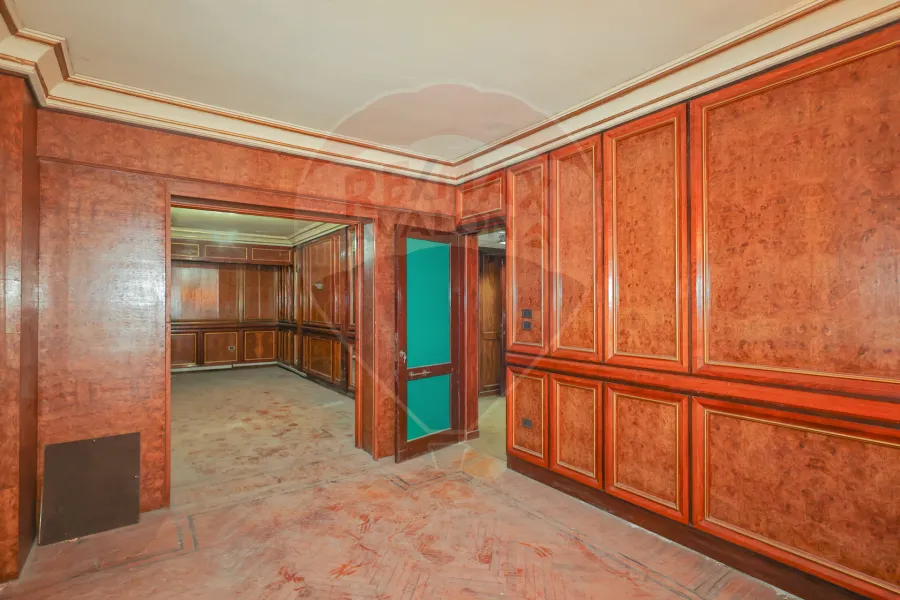 مقر إداري - تجاري للبيع 350 م سموحة (أمام مسجد حاتم)