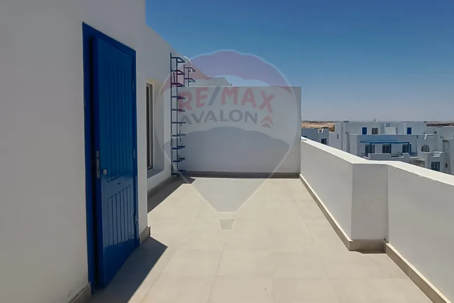 شاليه دوبلكس للبيع (ماونتن فيو - راس الحكمة) 115 م + 50 م رووف