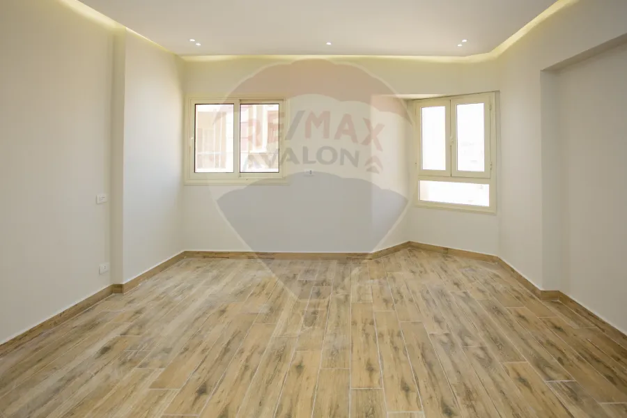 Apartment for sale 215 m Louran (third number from the sea)