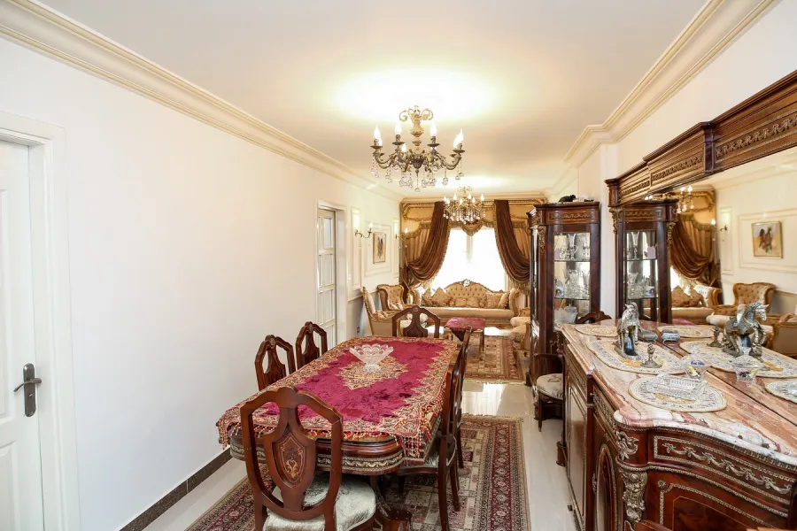 شقة للبيع 134م سموحة (خلف مستشفي المدينة للمراة)