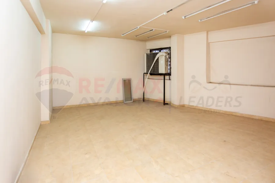 Shop + Mizzane for rent 465 m Sidi Gaber (Abu Qir St.)