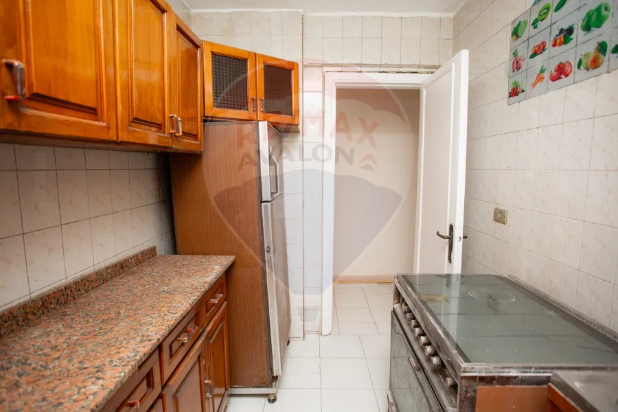 شقه للبيع 160 م سموحة (ش مصطفي كامل)