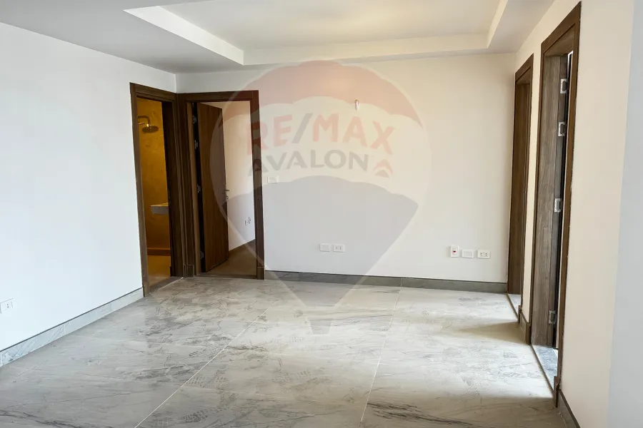 شقة للبيع 152 م سموحة (كومباوند سكاي لاين)