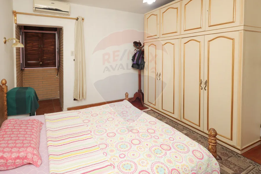 شقة للبيع 130 م جليم ( خطوات من البحر)