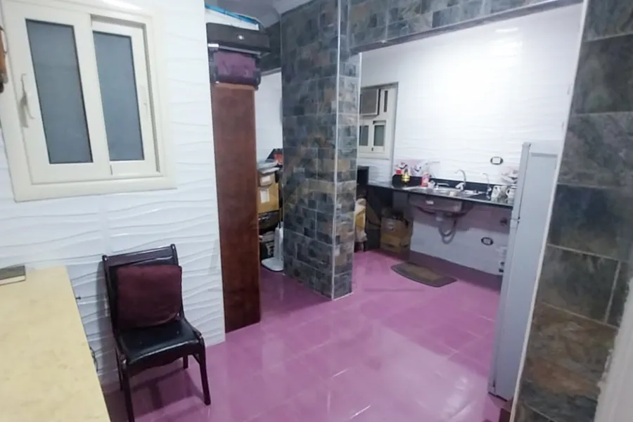 شقة للايجار 200 م رشدي (ش ابو قير)