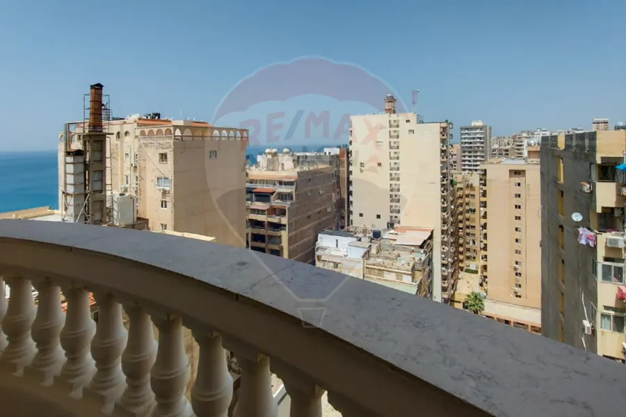 شقة للبيع 145 م لوران (تاني نمره من البحر)