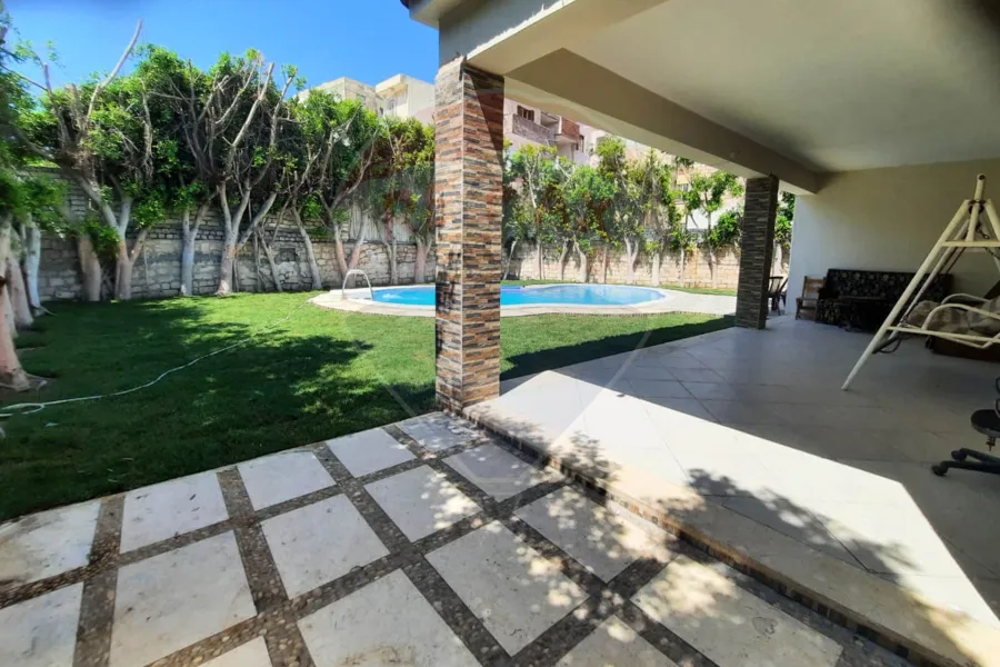 ستاند الوان للبيع 540 م العجمي (البيطاش)