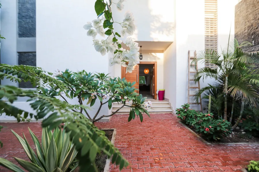 فيلا مرخصة ومسجلة للبيع 650م كينج مريوط (كومباوند 8)