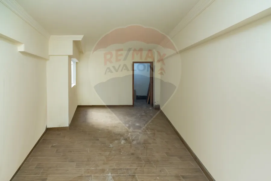 شقة للبيع 175 م سان ستيفانو (علي الترام مباشرة)