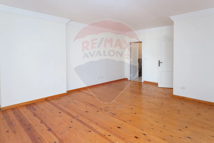 Apartment For Sale 205 m Louran (Sarhang St.)