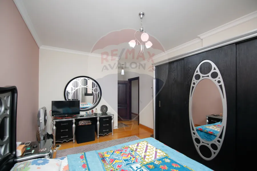 Apartment for sale 217 m Louran (Abdel Salam Aref St. - Brand Building)