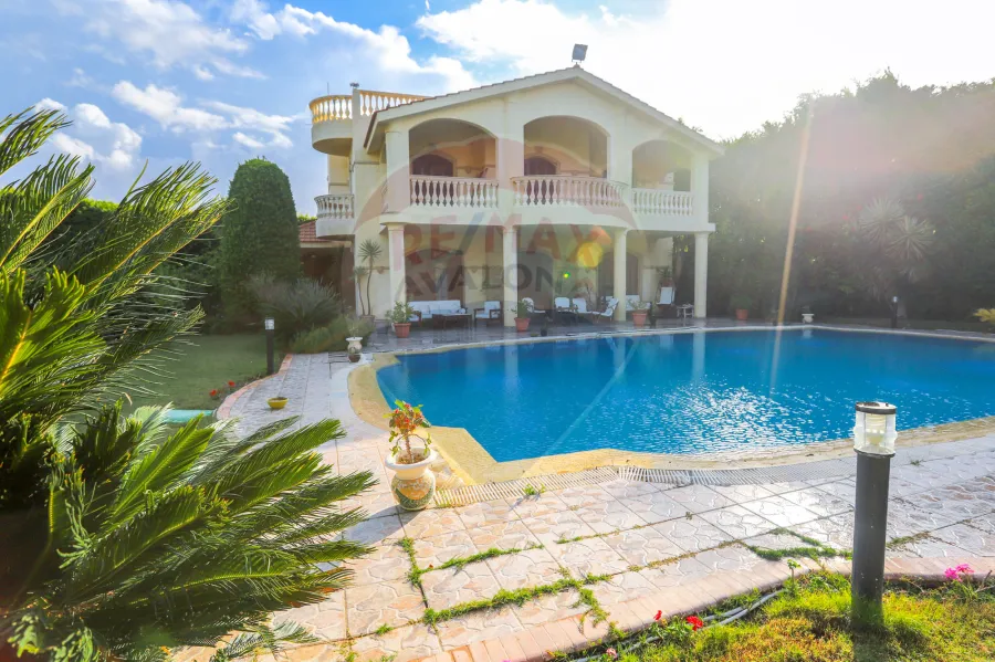 فيلا مفروشة للايجار1,200م كينج مريوط (بجوار فندق افريكانا)