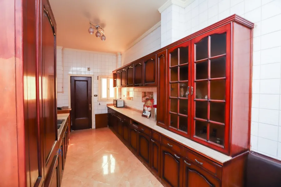 شقة مرخصة ومسجلة شهر عقاري للبيع 254م لوران