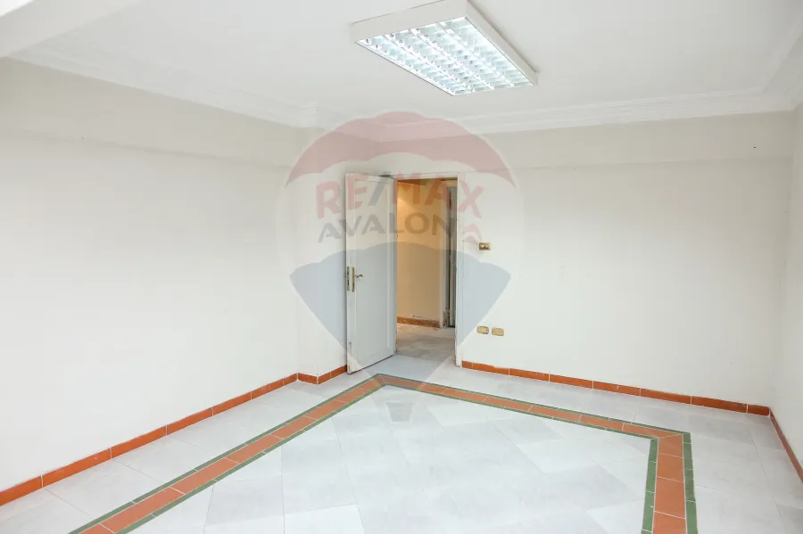 Administrative Unit For Rent 200 m Sidi Bishr (Num.1 From Esawy St.)