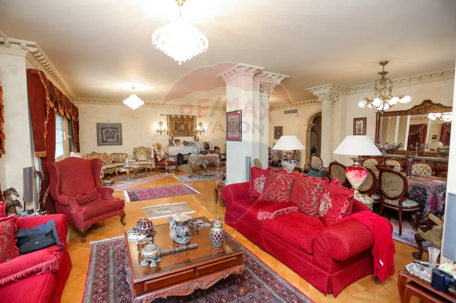 شقة للبيع 315 م كفر عبده (خطوات من ميدان سانت جيني)