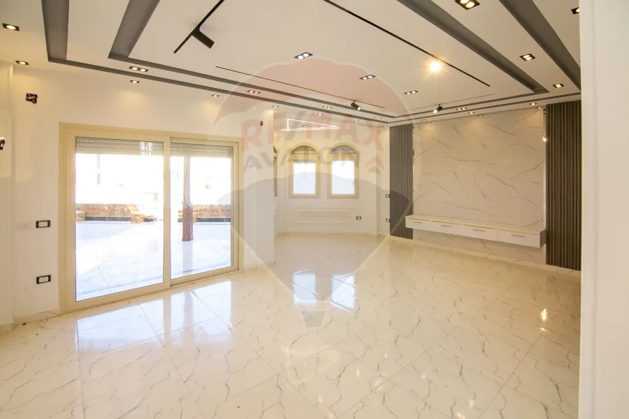 فيلا ستاندالون للبيع (بيرلا مارينا) - 255 م