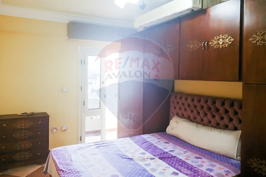 Furnished Apartment For Rent 160 m Stanly (Steps from the Sea.)