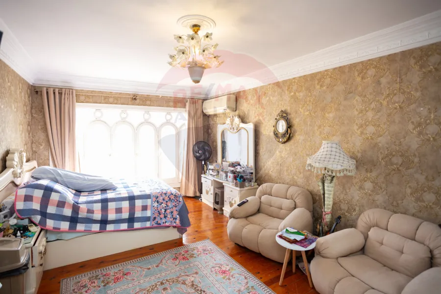 شقة للبيع 235 م رشدي (ش ابو قير)