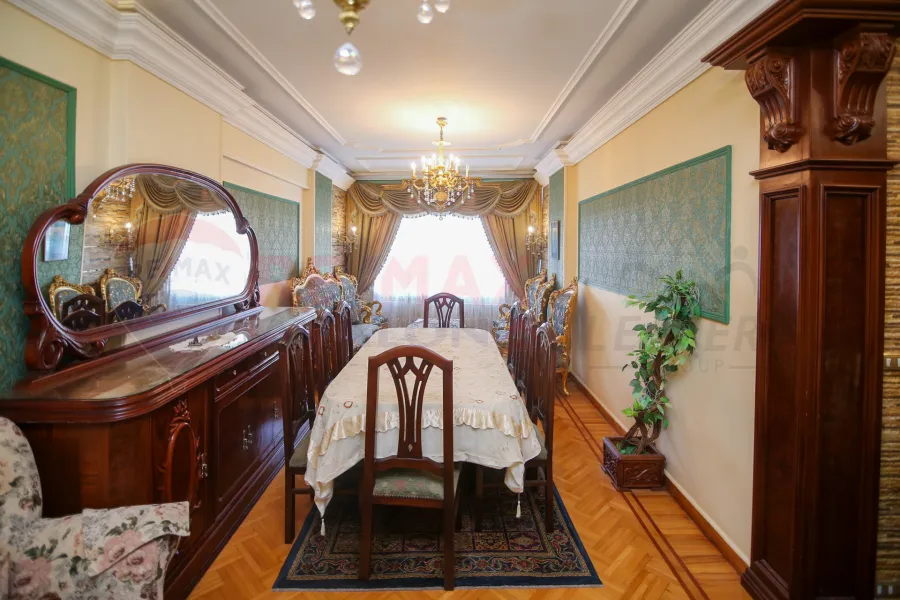 شقه للايجار المفروش 170 م رشدي (متفرع من ش ابوقير)