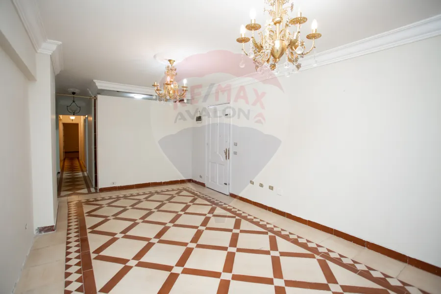 Apartment for rent 115 m Sidi Gaber (Steps from the sea and Al-Mosheer Street)