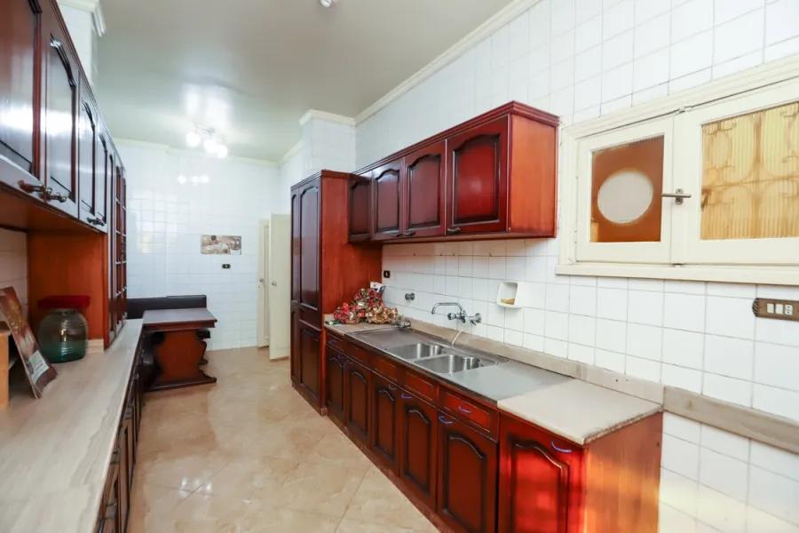 شقة مرخصة ومسجلة شهر عقاري للبيع 254م لوران