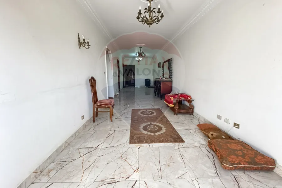 شقة للبيع 135 م سموحة (ش توت عنخ امون)