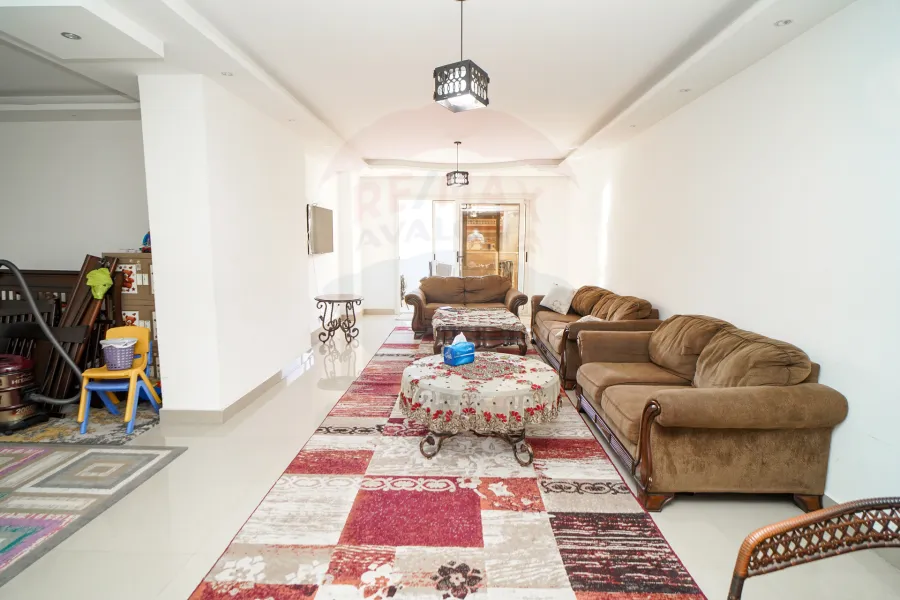 شقة للبيع 200 م لوران (ش الاقبال)