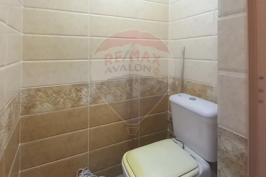 محل للبيع 50 م كليوباترا (على الترام مباشرة)