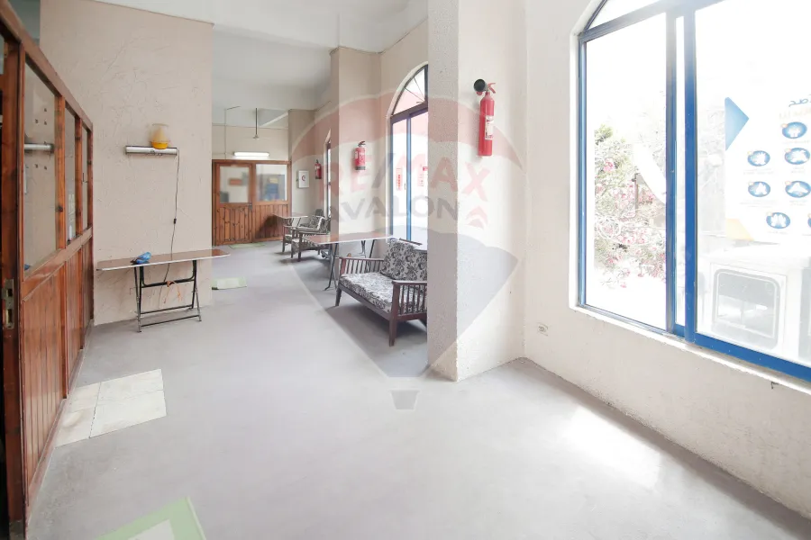 مقر إداري للبيع 250 م المنتزة (أمام قصر المنتزة)